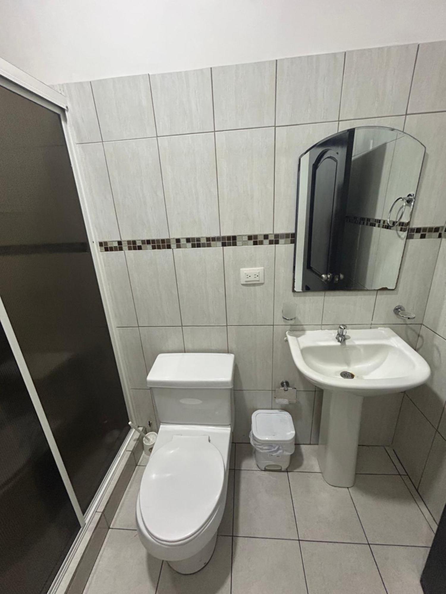 Departamentos De 2 Y 3 Habitaciones En El Centro De Manta Ngoại thất bức ảnh